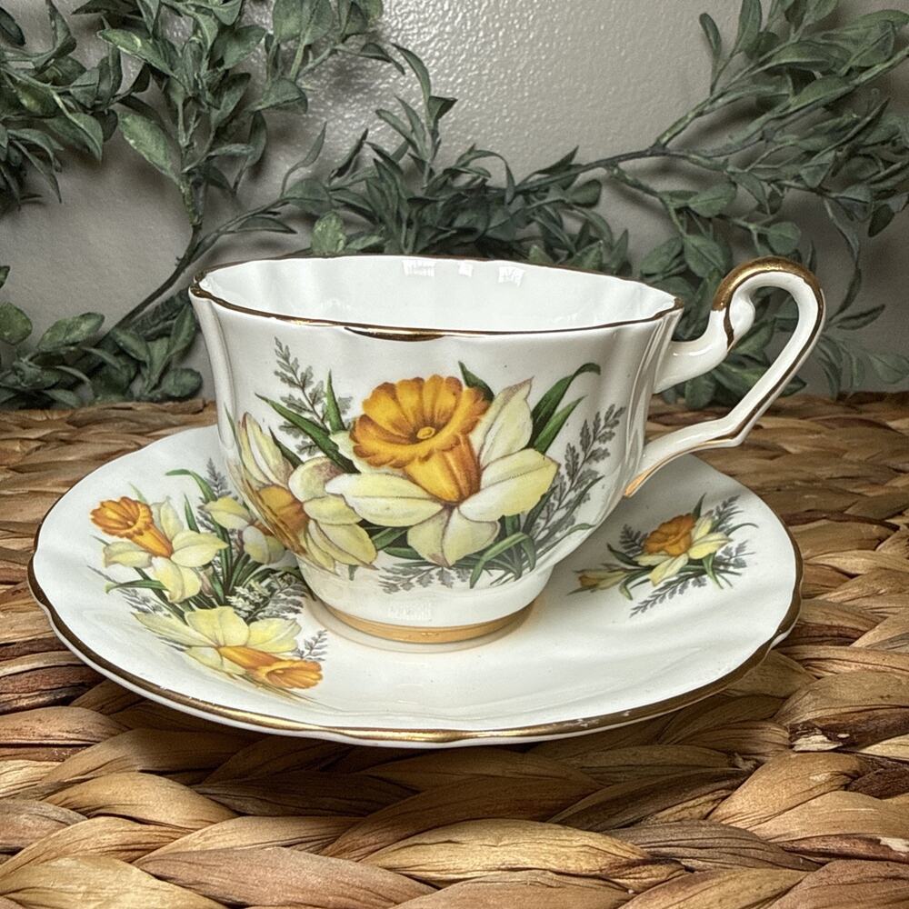 Crown Prince England Bone China Daffodil Teacup & Saucer Floral Gold Trim Vtg